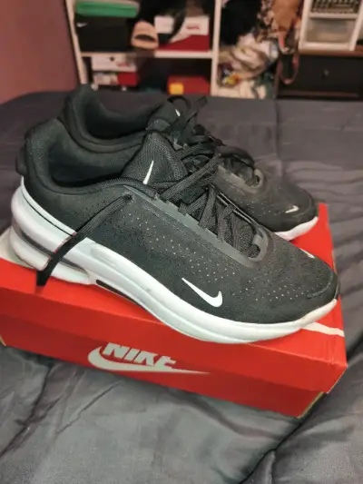 Zapatillas deportivas negras Nike - miniatura 1