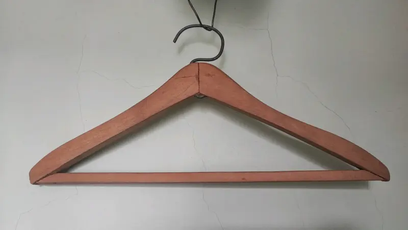 Colgador de madera para ropa - 1
