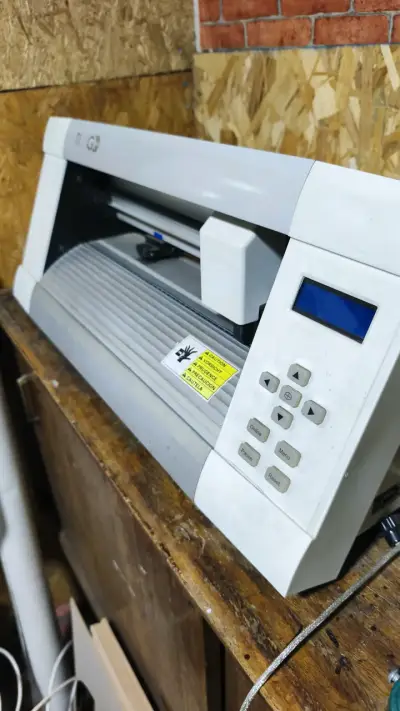 Plotter de corte profesional - miniatura 2