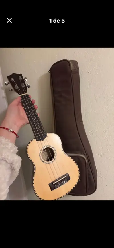 Ukulele Nativa soprano con funda - miniatura 1