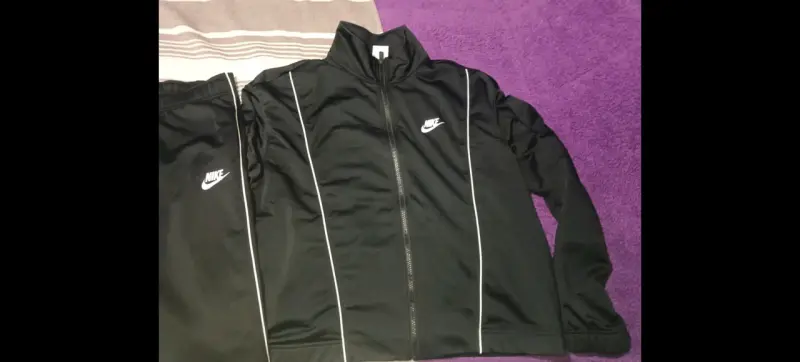 Conjunto deportivo negro Nike - 3