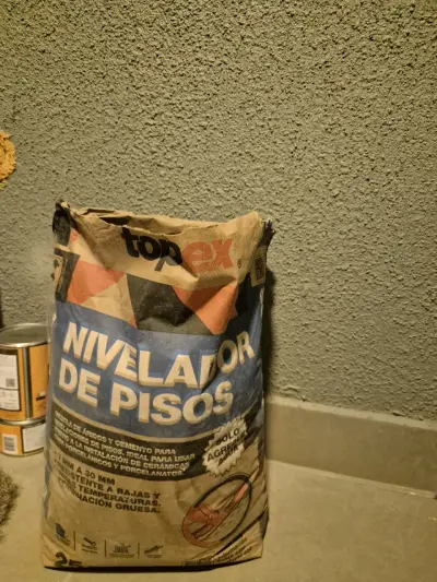 Nivelador de pisos Topex 23kg - miniatura 1