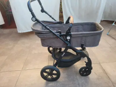 Coche con huevito gris para bebé - miniatura 4