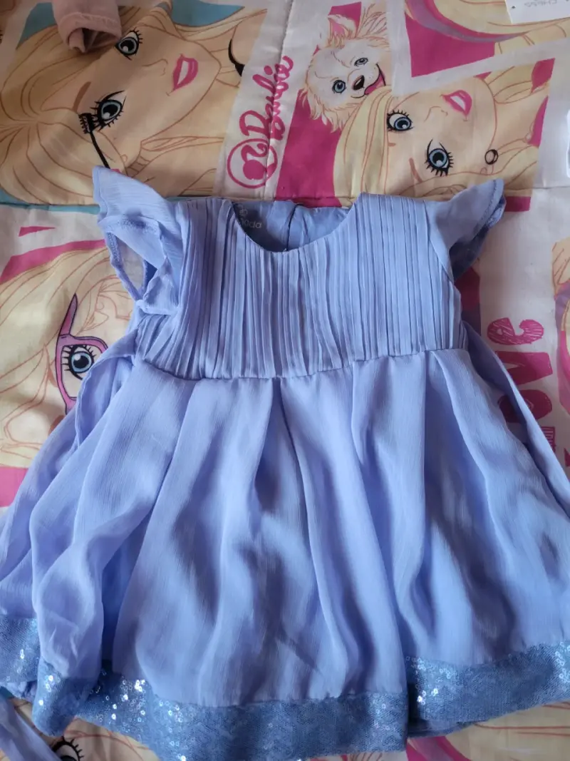 Vestido azul para niña