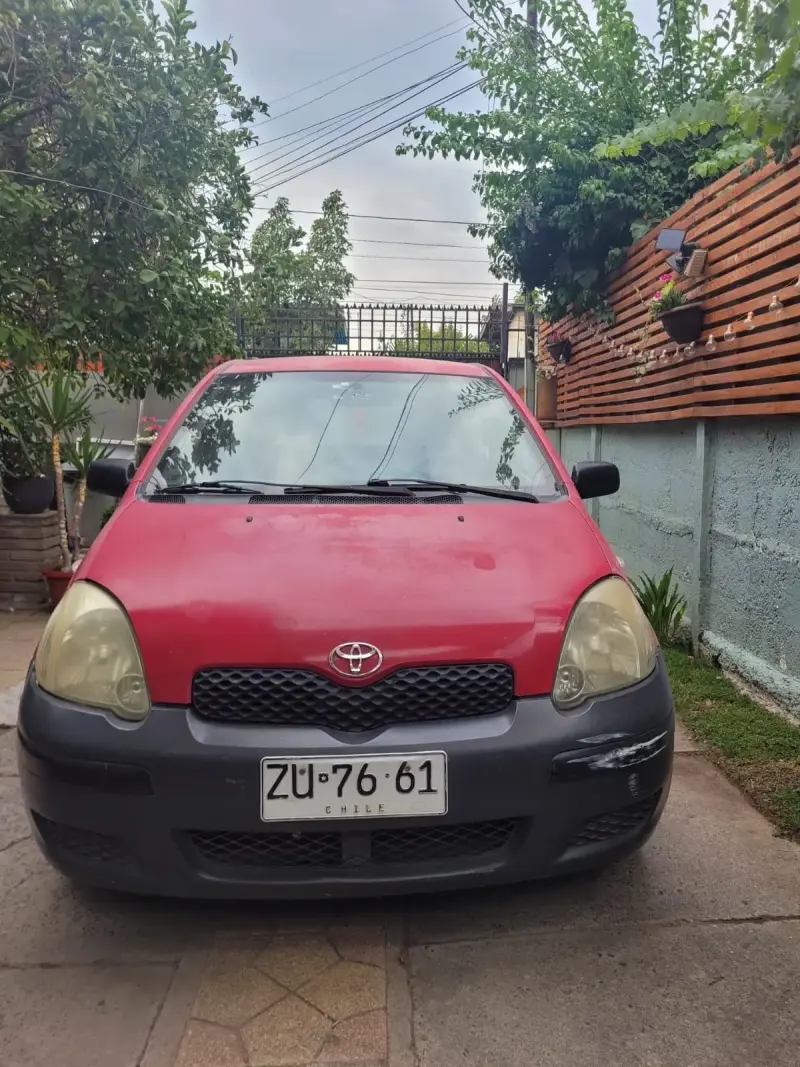 Auto compacto rojo usado - 3
