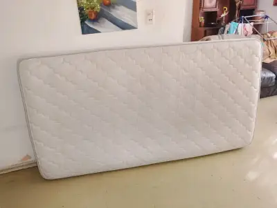 Vendo colchón de 1 plaza y media Rosen - miniatura 2