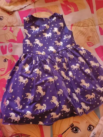 Vestido de fiesta rosado para niña - miniatura 4