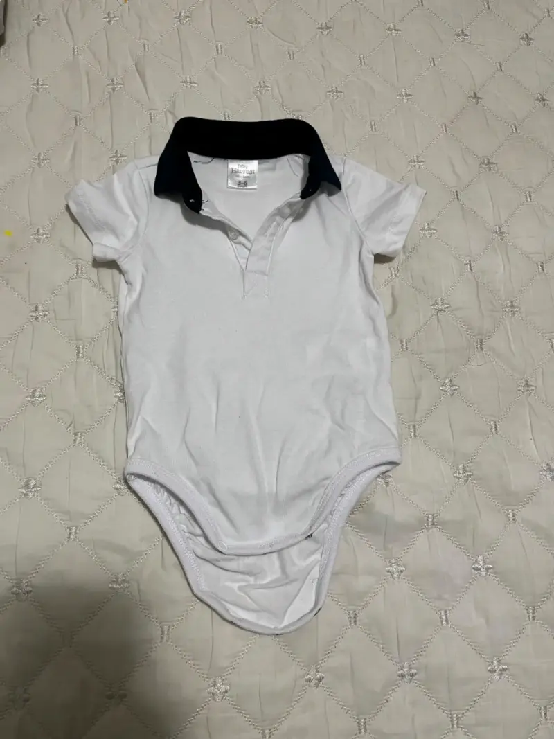 Body de bebé blanco con cuello - 1