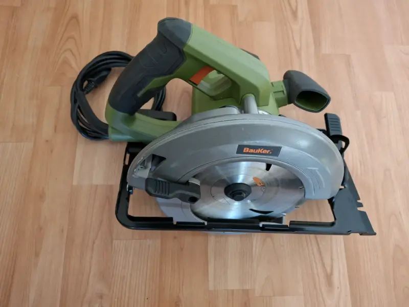Sierra circular Bauker 1800W - 3
