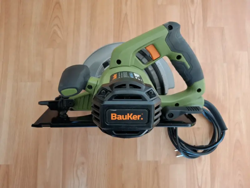 Sierra circular Bauker 1800W - 4