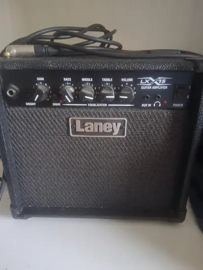 Guitarra electrica ibanez con amplificador - miniatura 5