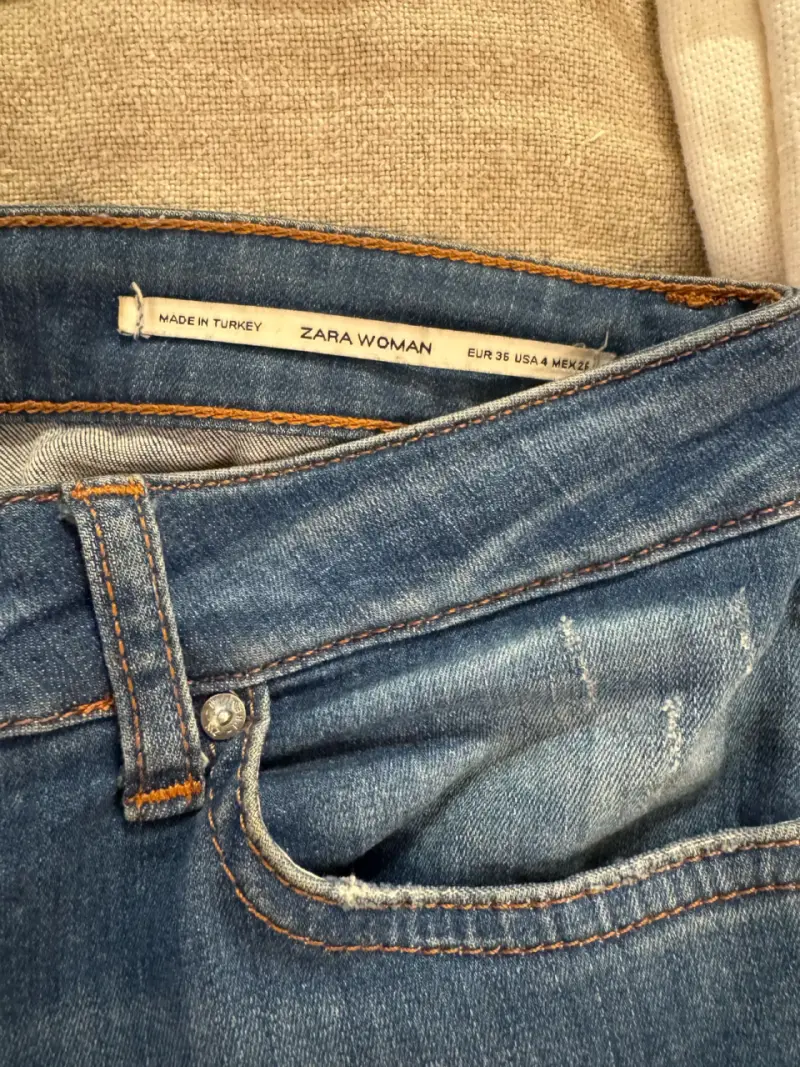 Jeans Zara azules flare - 4