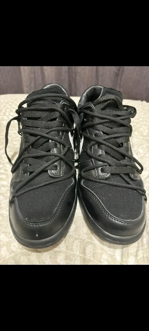 Zapatillas negras con detalles plateados - 3