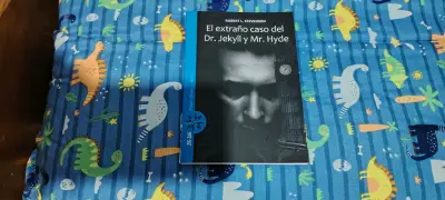 El extraño caso del Dr. Jekyll y Mr. Hyde - miniatura 1