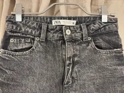 Jeans Zara gris oscuro mom fit - miniatura 2