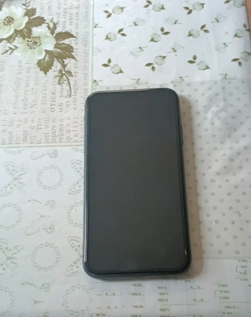 Teléfono inteligente negro, iphone 11 - 2