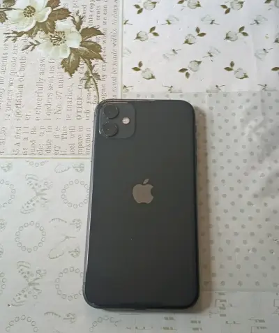 Teléfono inteligente negro, iphone 11 - miniatura 3