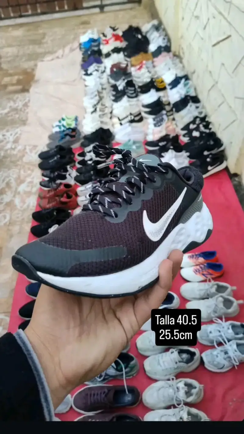 Zapatillas de distintas marcas - 2