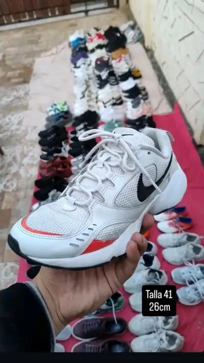 Zapatillas de distintas marcas - miniatura 5