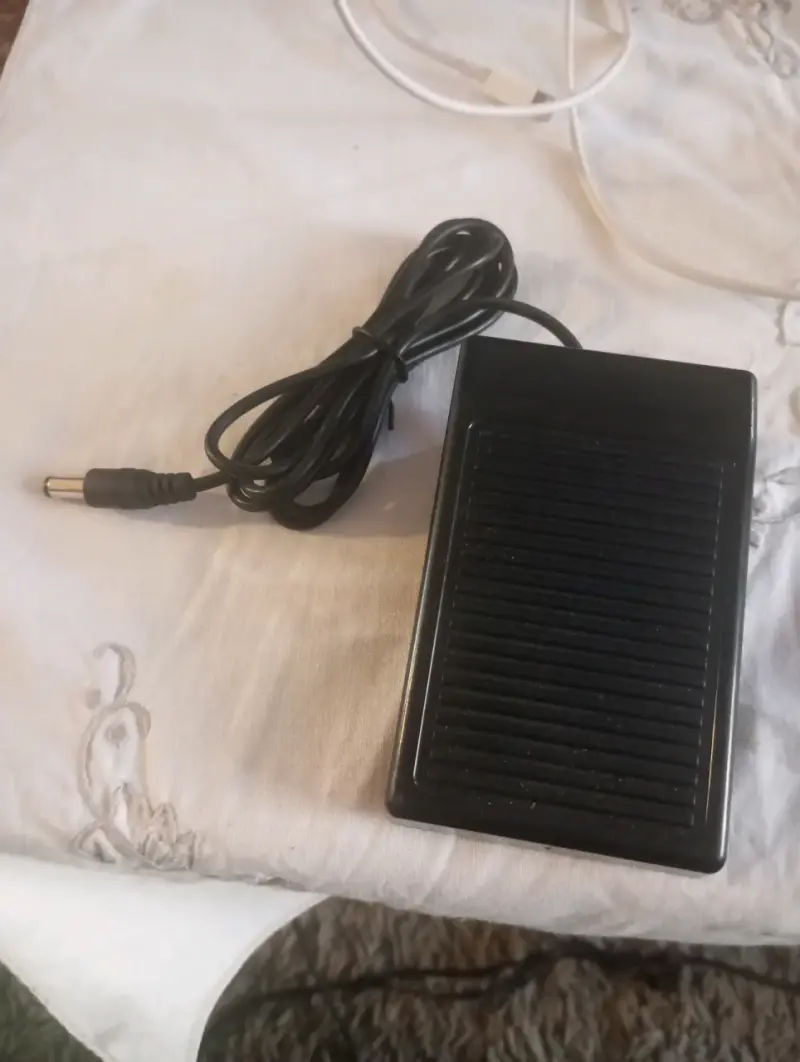 Pedal Acelerador Universal para Máquina de Coser ( - 1