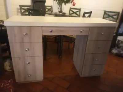 Tocador de madera con cajones - miniatura 3