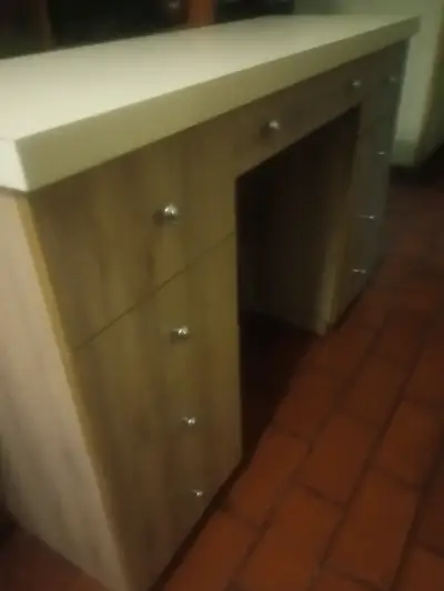 Tocador de madera con cajones - miniatura 4