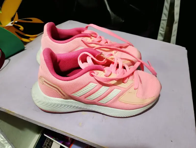 Zapatillas deportivas rosadas - 1