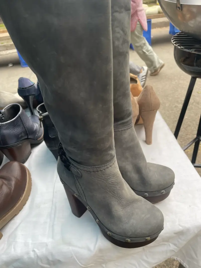 Botas altas gris con tacón