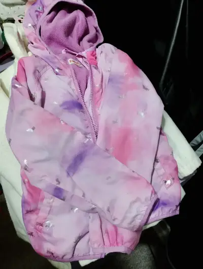 Chaqueta infantil morada con capucha - miniatura 1