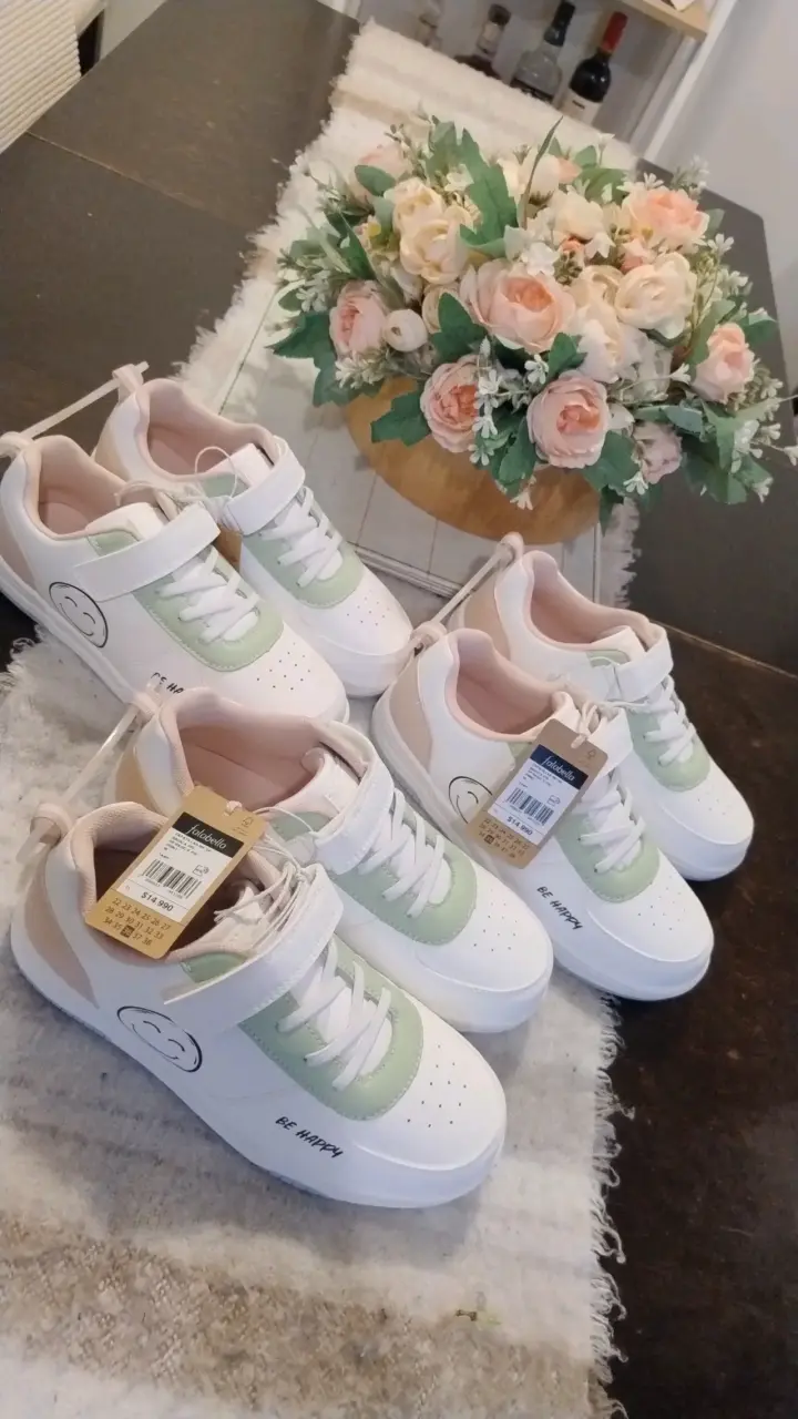 Zapatillas infantiles blancas y verdes - 2