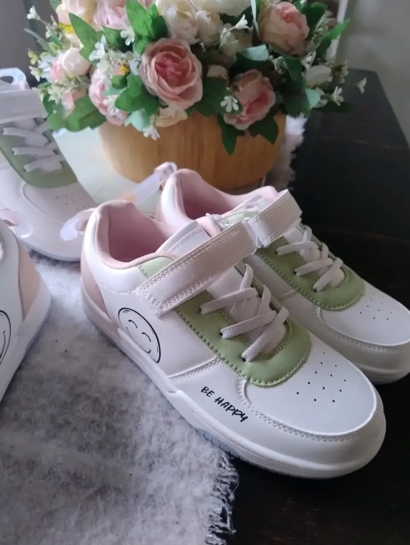Zapatillas infantiles blancas y verdes - 4