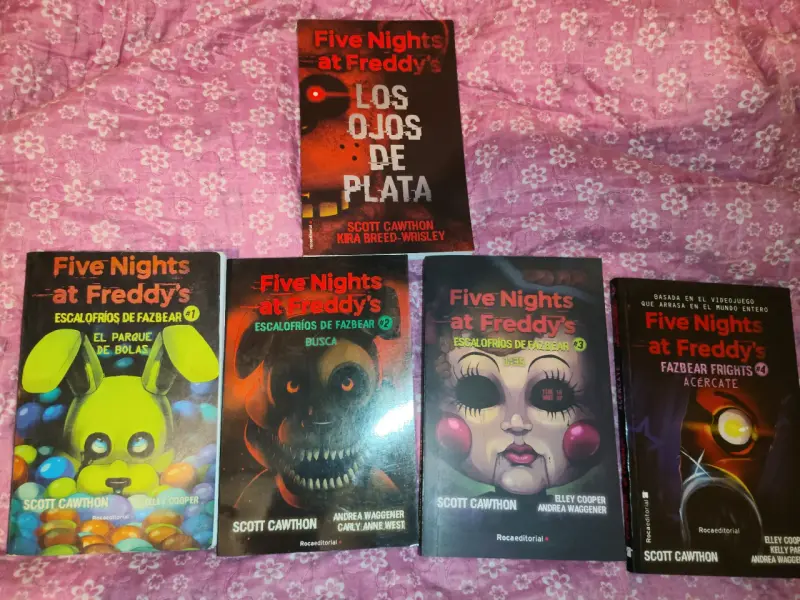 Colección libros Five Nights at Freddy's fnaf