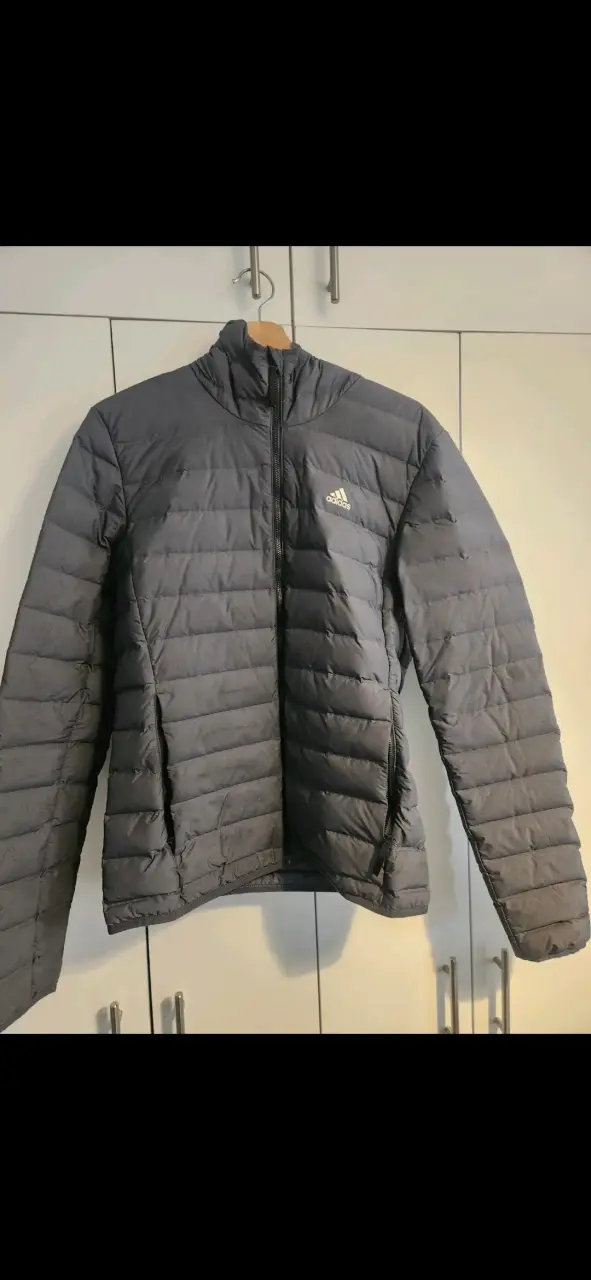 Chaqueta acolchada gris Adidas