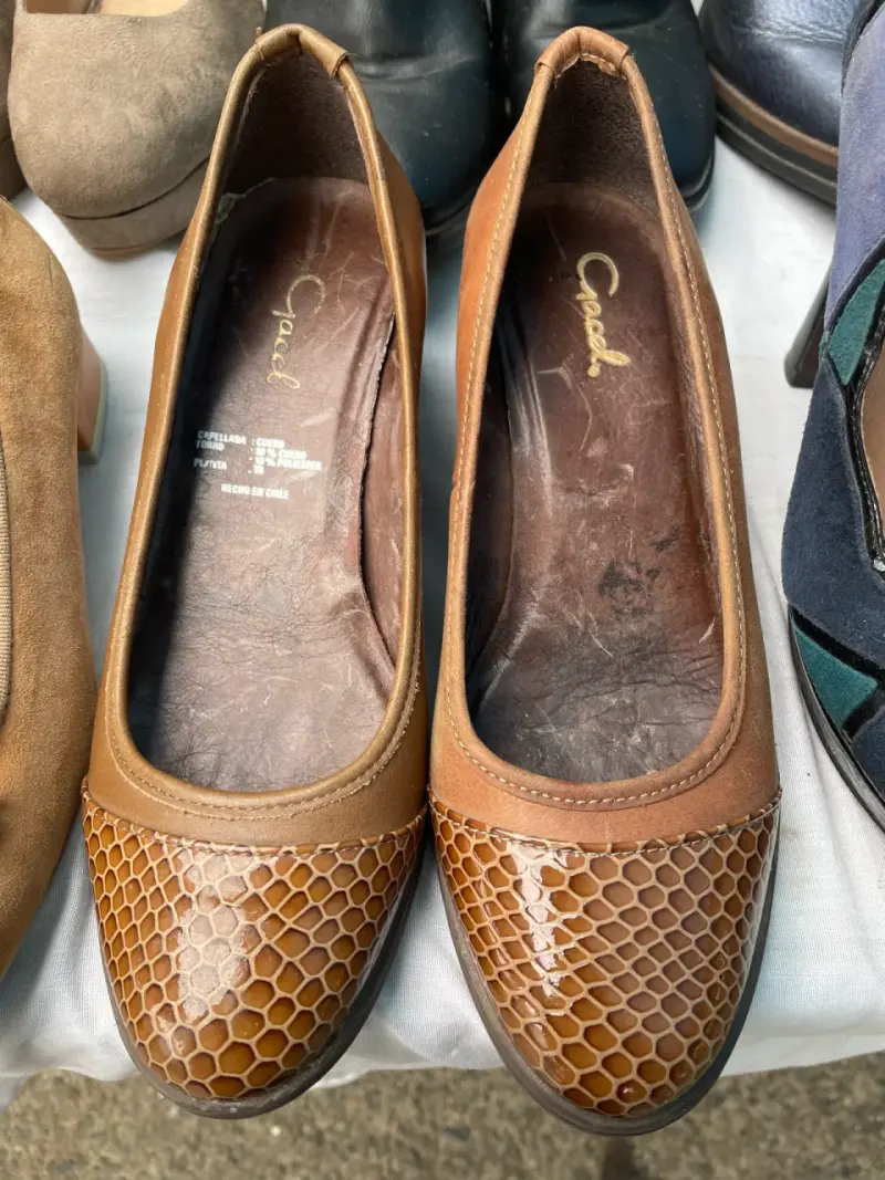 Zapatos de mujer marrón texturizados