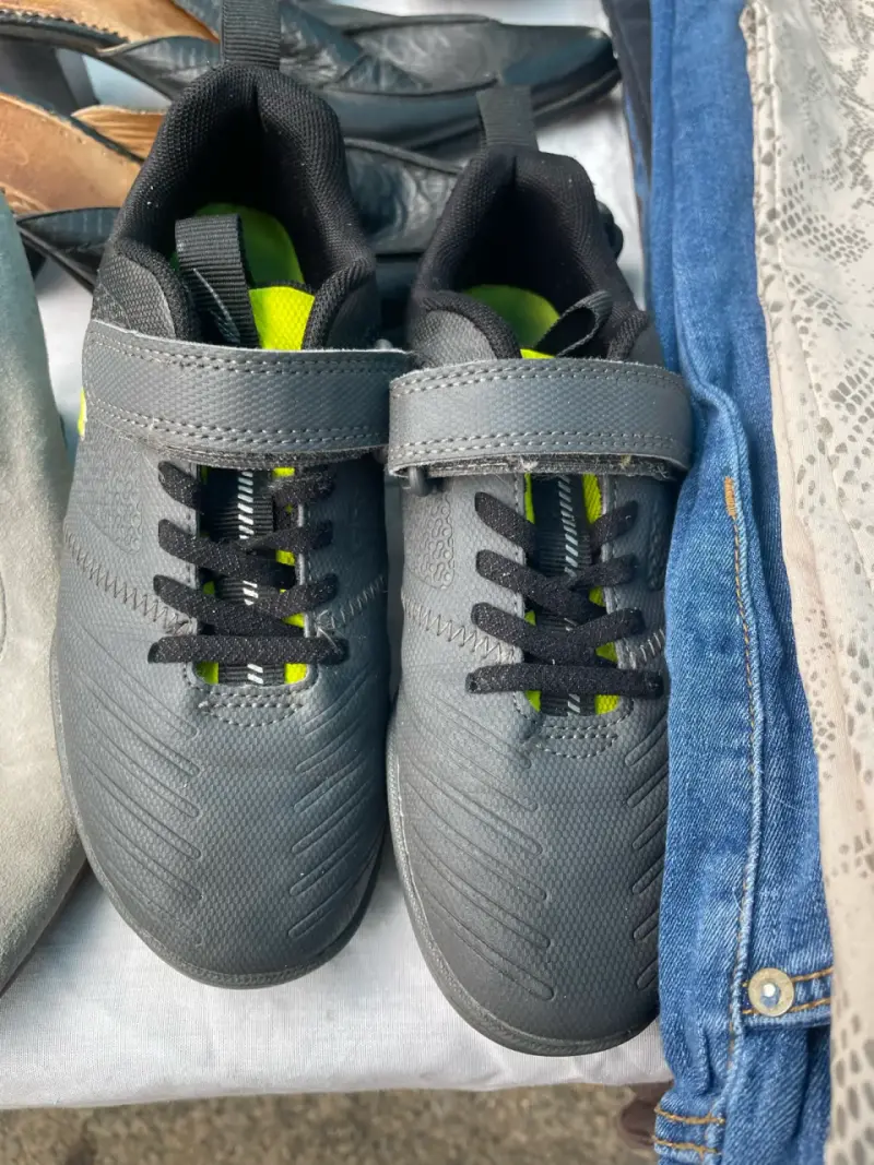 Zapatillas deportivas grises para niños