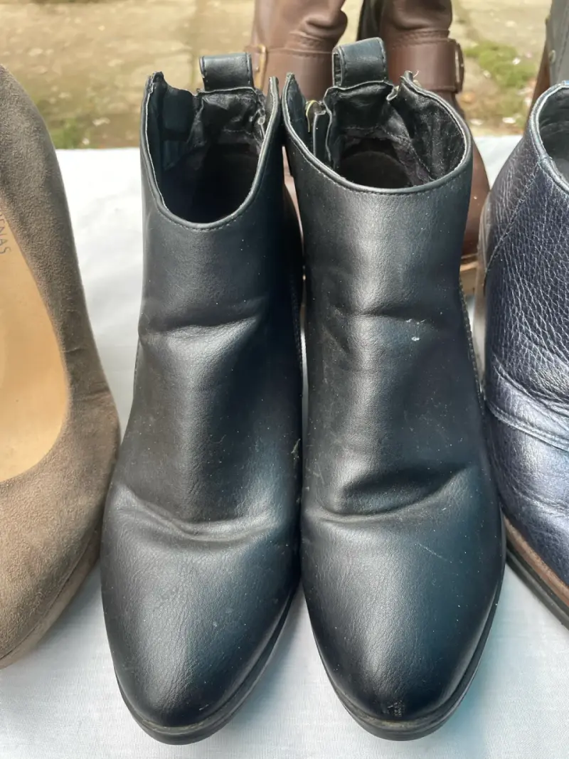 Botines negros de cuero