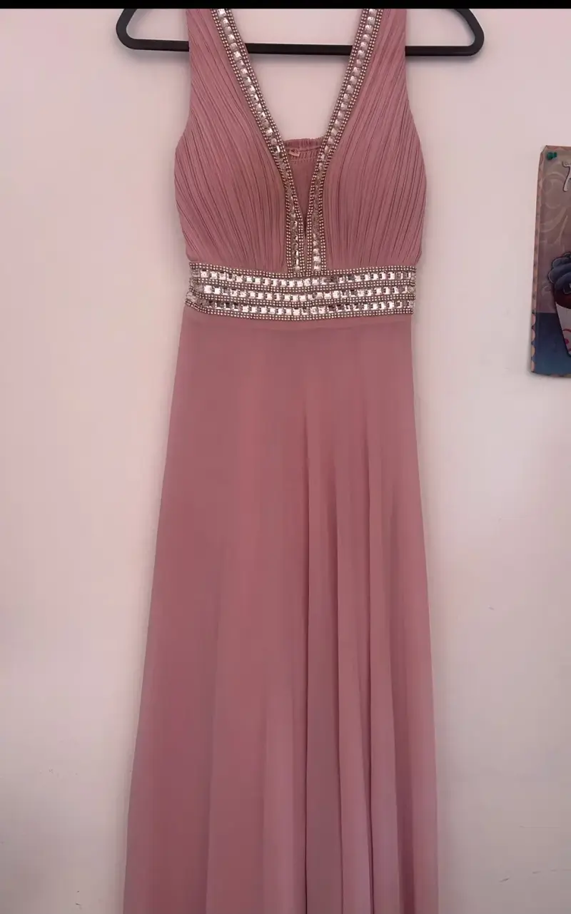 Vestido de fiesta rosa con lentejuelas