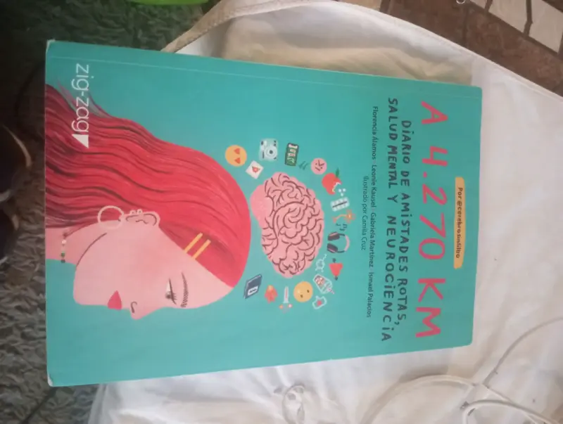 Libro "A 4.270 KM" Salud Mental y Neurociencia (Or - 1