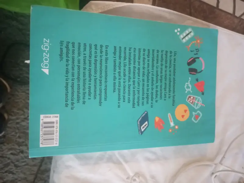Libro "A 4.270 KM" Salud Mental y Neurociencia (Or - 2