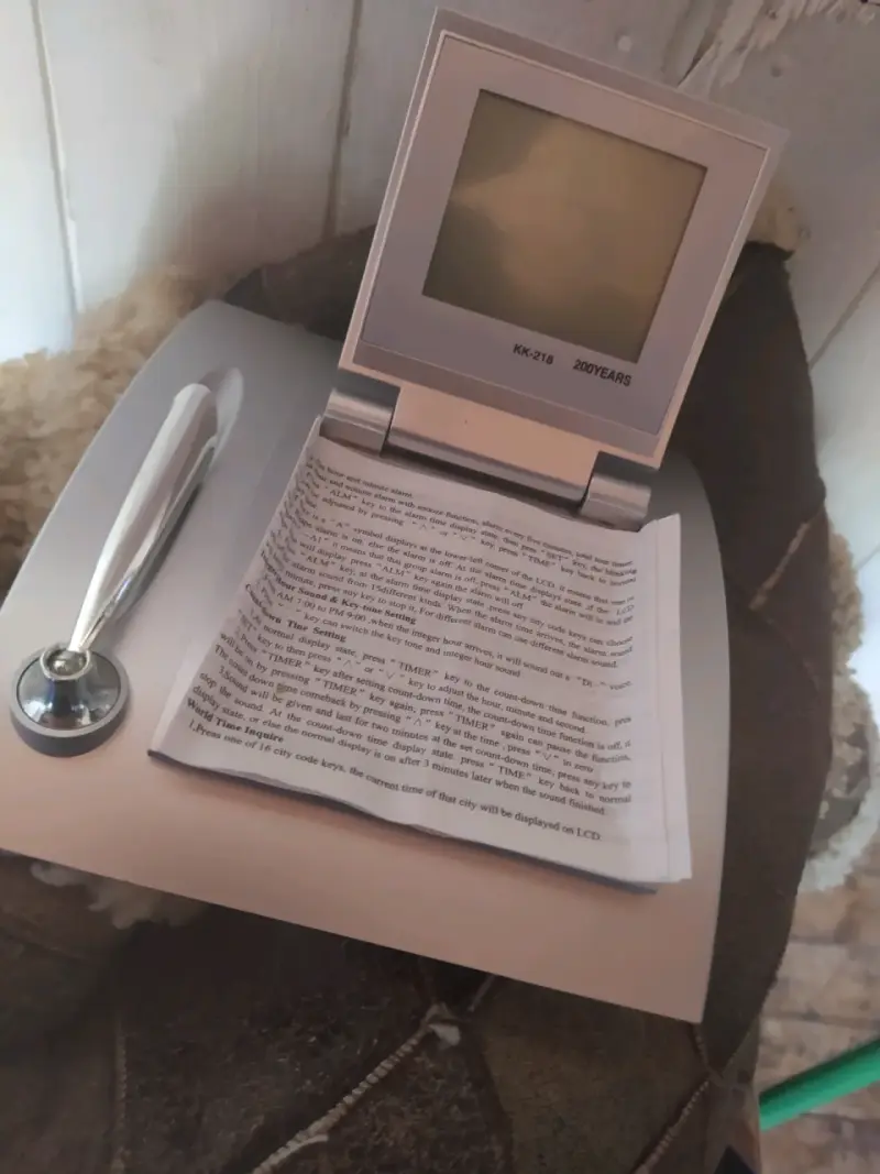 Calculadora electrónica con calendario vintage - 3