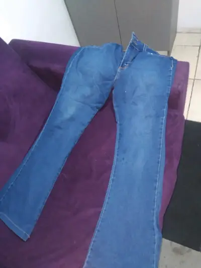 Jeans oscuros de mezclilla - miniatura 6