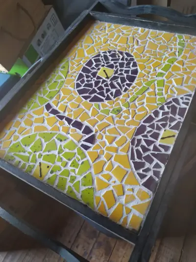 Bandeja de mosaico amarillo y verde - miniatura 1