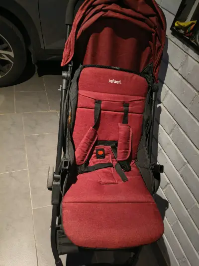 Coche de bebé Infanti rojo - miniatura 1