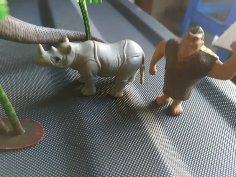 Juego figuras dinosaurio y animales - 2
