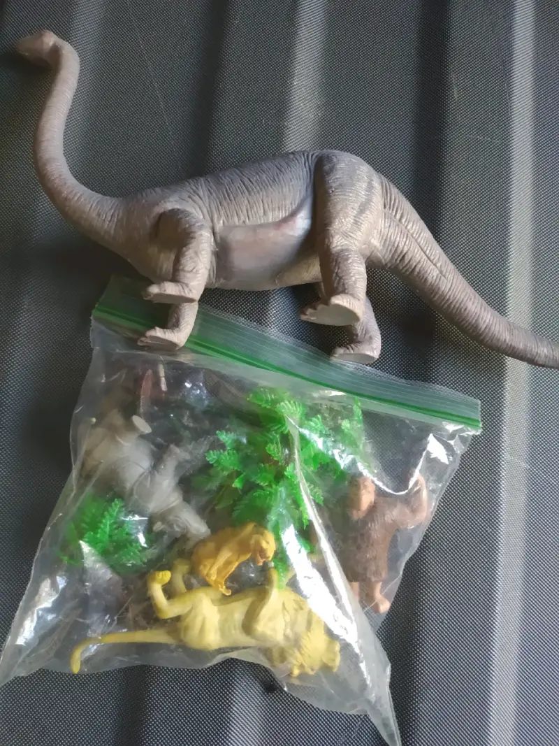 Juego figuras dinosaurio y animales - 3