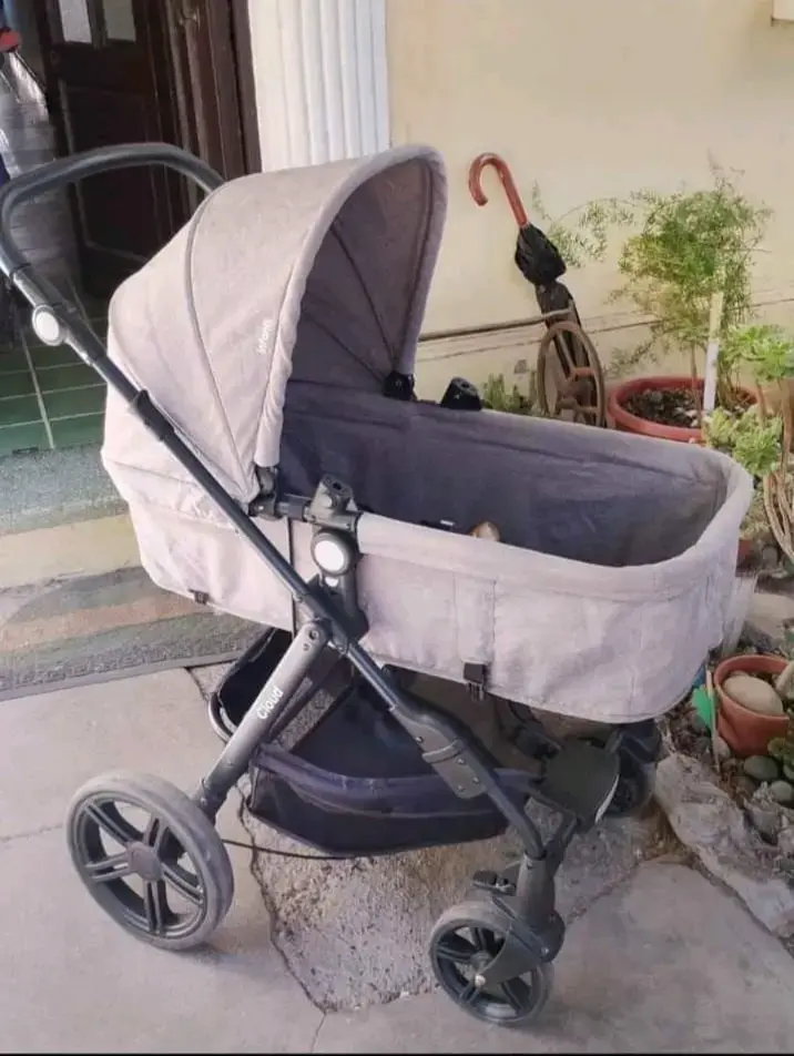 Coche para bebé color gris - 1