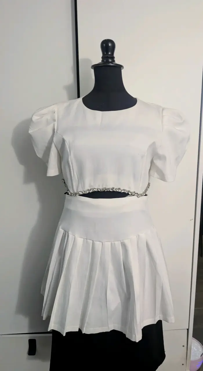Vestido corto con falda plisada - 3
