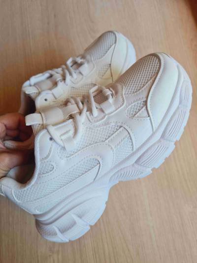 Zapatillas deportivas blancas - miniatura 2