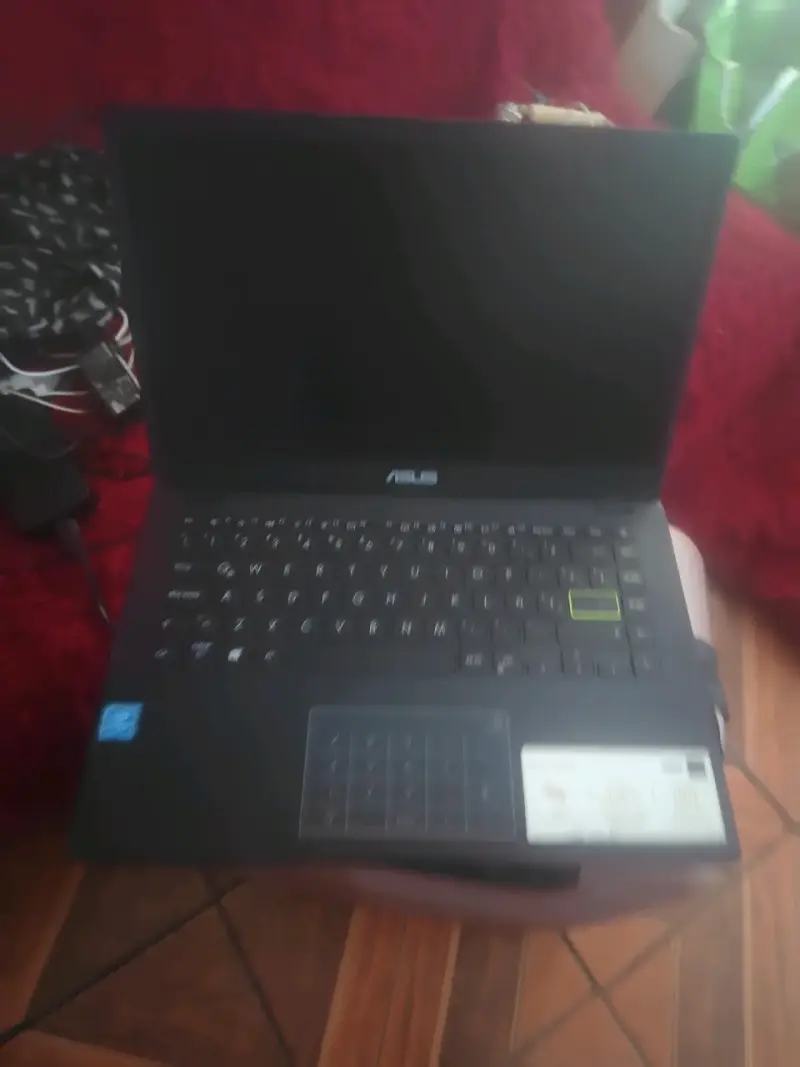 Notebook ASUS 15 pulgadas - 1