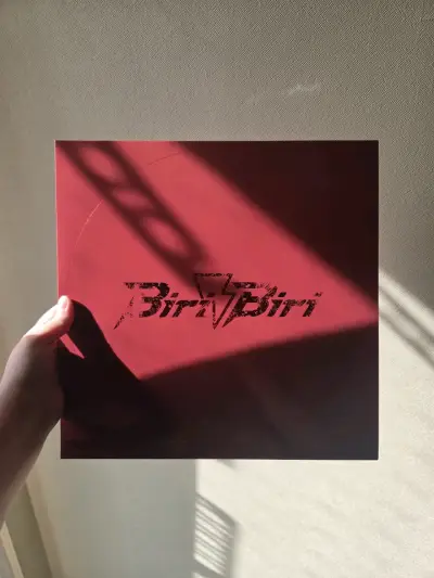 Vinilo Yoasobi rojo edición especial - miniatura 2